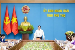 Ông Trần Duy Đông, Chủ tịch UBND tỉnh Phú Thọ phát biểu tại hội nghị.