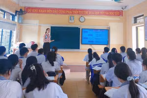Tiết học của cô và trò trường THPT Tam Nông, tỉnh Phú Thọ.