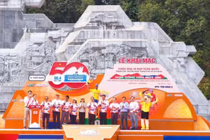 Với chủ đề "Non sông liền một dải", cuộc đua xe đạp toàn quốc tranh Cúp truyền hình TP Hồ Chí Minh lần thứ 37 năm 2025 bắt đầu khởi tranh từ tỉnh Tuyên Quang.