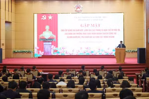 Sở GD&ĐT tỉnh Phú Thọ tổ chức chia tay các lãnh đạo Sở, lãnh đạo các phòng chuyên môn thuộc Sở GD&ĐT nghỉ hưu...