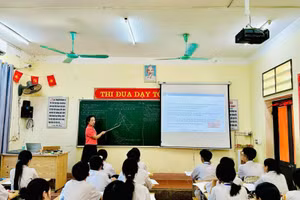 Trường THCS Phú Hộ (phường Phong Châu) đẩy mạnh chuyển đổi số trong dạy và học.