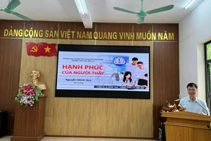 Ông Nguyễn Anh Thủy - Trưởng phòng Phòng GD&ĐT phát biểu khai mạc Hội nghị. (Ảnh: Phan Thị Vân)