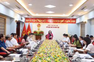 Bà Đặng Bích Ngọc, Phó Trưởng đoàn ĐBQH tỉnh Phú Thọ phát biểu