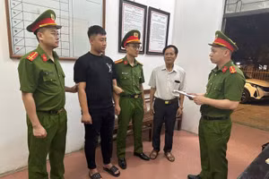 Cơ quan CSĐT Công an tỉnh Phú Thọ ra lệnh giữ người trong trường hợp khẩn cấp, lệnh bắt người bị giữ trong trường hợp khẩn cấp đối với Hoàng Hải Long: (Ảnh: CAT Phú Thọ)