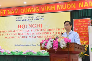 Ông Vũ Đình Hưng - Giám đốc Sở GD&ĐT tỉnh Tuyên Quang phát biểu.