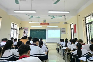 Trường THCS Phạm Công Bình ứng dụng công nghệ thông tin trong giảng dạy.