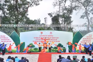 Tiết mục văn nghệ đặc sắc tại Lễ phát động Tết trồng cây “Đời đời nhớ ơn Bác Hồ” Xuân Ất Tỵ 2025.