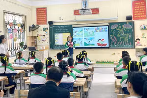 Trường Tiểu học Phạm Công Bình đẩy mạnh ứng dụng công nghệ thông tin trong dạy và học.