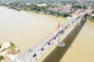 Cầu Vĩnh Phú bắc qua sông Lô. (Ảnh minh họa)