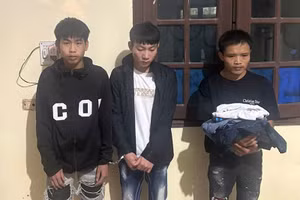 Công an bắt giữ 3 nghi phạm gây ra vụ cướp tài sản, hiếp dâm. (Ảnh: Công an tỉnh Phú Thọ cung cấp).