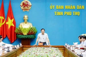 Ông Nguyễn Huy Ngọc, Phó Chủ tịch UBND tỉnh Phú Thọ phát biểu tại buổi làm việc với Sở Y tế.