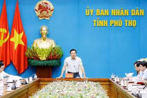 Ông Nguyễn Huy Ngọc, Phó Chủ tịch UBND tỉnh Phú Thọ phát biểu tại buổi làm việc với Sở Y tế.