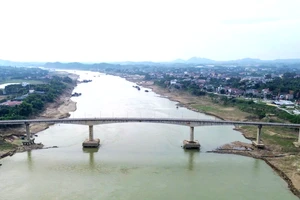 Cầu Sông Lô, địa bàn xã Đoan Hùng, tỉnh Phú Thọ.