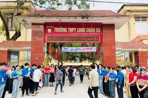 Kỳ thi tuyển sinh vào lớp 10 THPT năm học 2025 -– 2026, tổng chỉ tiêu Trường THPT Long Châu Sa được giao là 12 lớp 10 với 516 học sinh. 