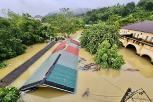 Khu nhà ở ký túc dành cho giáo viên và học sinh, nhà đa năng của Trường PTDTNT THCS và THPT huyện Chiêm Hóa bị ngập do ảnh hưởng của hoàn lưu cơn bão số 3.