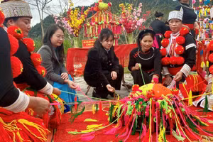 Hội thi khâu còn đẹp là hoạt động đặc sắc, thu hút du khách tại Lễ hội Lồng Tông.