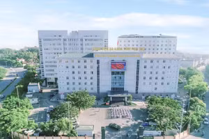 Bệnh viện Đa khoa tỉnh Phú Thọ được xây dựng khang trang, sạch đẹp.