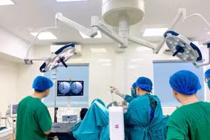 Trung tâm Y tế khu vực Phù Ninh điều trị thành công nhiều bệnh nhân xẹp đốt sống bằng phương pháp bơm xi măng cột sống.