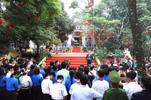 Tổng Bí thư, Chủ tịch nước Tô Lâm gặp gỡ, nói chuyện với đồng bào, kiều bào về dự Giỗ Tổ Hùng Vương năm Bính Ngọ 2026.