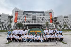 Đội tuyển MOSWC của trường THPT Chuyên Hùng Vương, tỉnh Phú Thọ.