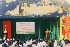 Trường THCS Thọ Sơn (TP Việt Trì) tổ chức hoạt động ngoại khóa cho học sinh với chủ đề "Tuyên truyền giáo dục pháp luật và trật tự an toàn giao thông".