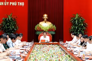 Ông Bùi Minh Châu - Bí thư Tỉnh ủy Phú Thọ chủ trì Hội nghị Ban thường vụ Tỉnh ủy Phú Thọ.