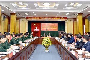 Quang cảnh buổi làm việc.