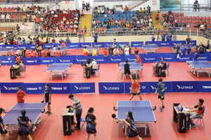 Các VĐV thi đấu tại Giải bóng bàn trẻ, thiếu niên, nhi đồng Phú Thọ mở rộng 2025.