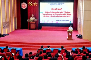 Quang cảnh buổi khai mạc.