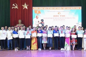 34 thầy giáo, cô giáo là giáo viên Tổng phụ trách Đội các trường Tiểu học và THCS trên địa bàn huyện Sơn Dương tham dự hội thi.