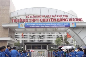 Năm học 2025 - 2026, Trường THPT Chuyên Hùng Vương được giao tuyển sinh vào 10 chuyên với 595 chỉ tiêu. Có 1.327 thí sinh đăng ký dự thi; tổng số 1.679 nguyện vọng.