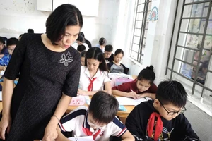 Cô Hà Thu Huyền trong một tiết dạy của mình.