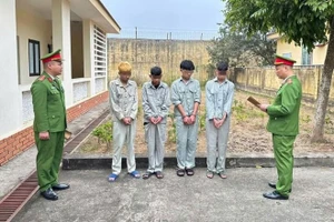 4 đối tượng lứa tuổi vị thành niên gồm: Bùi Văn Định (SN 2010), Nguyễn Việt Hà (SN 2009), Nguyễn Văn Thịnh (SN 2007), Nguyễn Văn Công (SN 2009) gây ra án mạng bị khởi tố, bắt tạm giam tháng 1/2025 (ảnh: Công an tỉnh Phú Thọ).