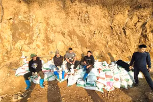 Nhóm đối tượng bị công an bắt giữ (ảnh: Công an Phú Thọ).