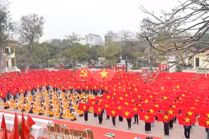 Học sinh trường THCS Cao Xá đồng diễn tại hoạt động trải nghiệm “Xuân yêu thương - Vững niềm tin với Đảng”.