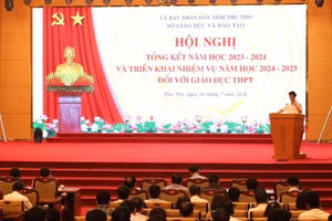 Quang cảnh Hội nghị tổng kết năm học 2023 - 2024 và triển khai nhiệm vụ năm học 2024 - 2025 đối với giáo dục THPT ở Phú Thọ.