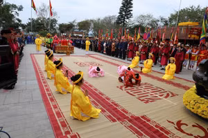 Thành kính dâng hương Lễ hội Đền Mẫu Âu Cơ năm 2025.