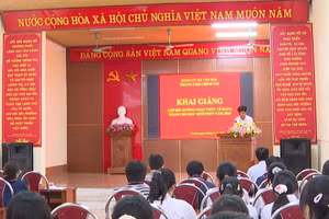 Quang cảnh buổi khai giảng lớp Bồi dưỡng nhận thức về Đảng cho học sinh THPT năm 2025.