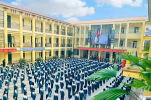 Cảnh quan môi trường sư phạm trường THCS 2 thị trấn Thanh Ba khang trang, Sáng - Xanh - Sạch đẹp.