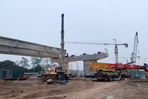 Tiến độ xây dựng cầu Phong Châu mới ở Phú Thọ