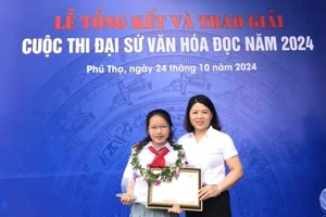 Nguyễn Lê Minh Hạnh, lớp 4G, Trường Tiểu học Hồng Thái (TP Tuyên Quang) đoạt giải Nhất cuộc thi Đại sứ văn hóa đọc năm 2024.