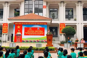 trên 800 học sinh Trường Tiểu học Trung Hà tham gia chương trình.