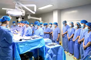 Ca phẫu thuật được thực hiện tại Bệnh viện Đa khoa tỉnh Phú Thọ.(Ảnh: ĐVCC)