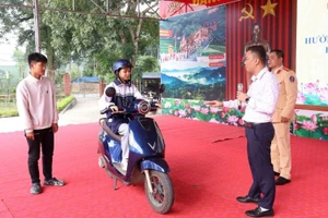 Phú Thọ tăng cường tuyên truyền, hướng dẫn kỹ năng lái xe an toàn cho học sinh.