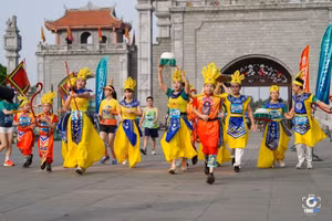 Giải chạy Đền Hùng Marathon 2025 nằm trong chuỗi các hoạt động hướng về Giỗ Tổ Hùng Vương và Tuần Văn hóa - Du lịch Đất Tổ năm Ất Tỵ 2025 (ảnh: Tùng Vy).