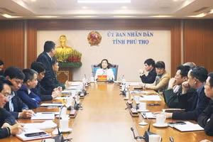 Quang cảnh cuộc họp.