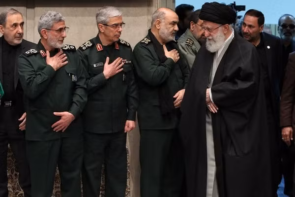Mỹ tạm ngừng gây áp lực quân sự lên Iran.