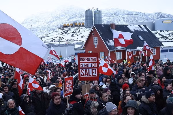 Người dân biểu tình phản đối kế hoạch sáp nhập Greenland của Tổng thống Donald Trump.