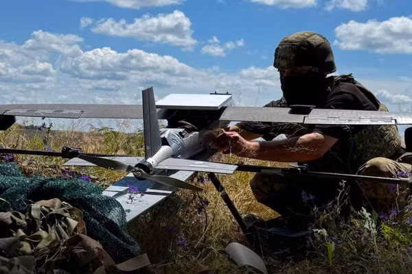 Máy bay không người lái trên chiến trường Ukraine.