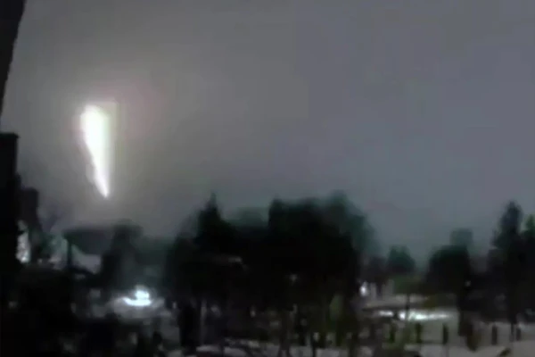 Khoảnh khắc Oreshnik tấn công mục tiêu tại Kiev.